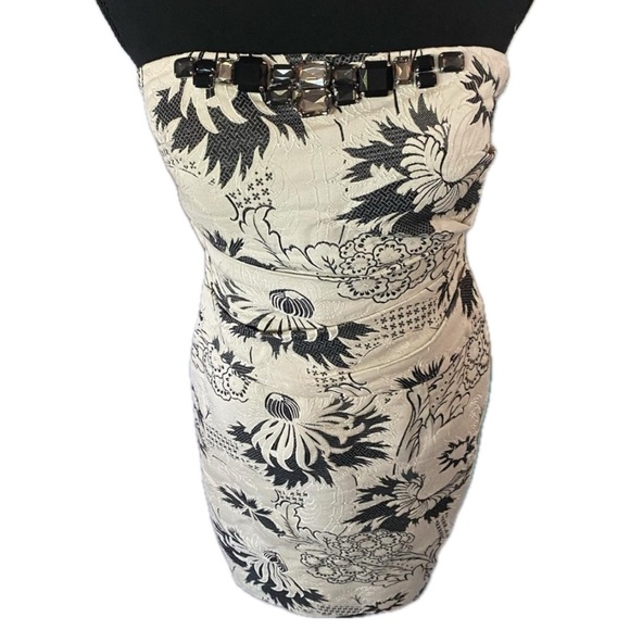 Kay Unger New York Strapless Mixed Media Cocktail Dress - Size 10 - Picture 4 of 8